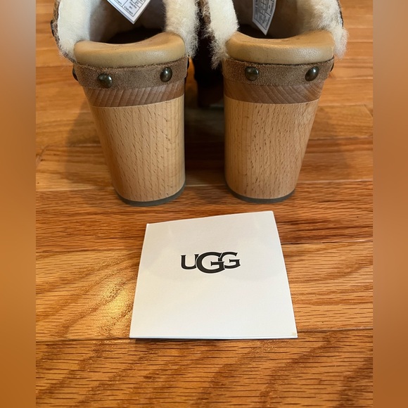 UGG Aubriana Mule Clogs Chestnut (Tan), Size 7 - Picture 3 of 5